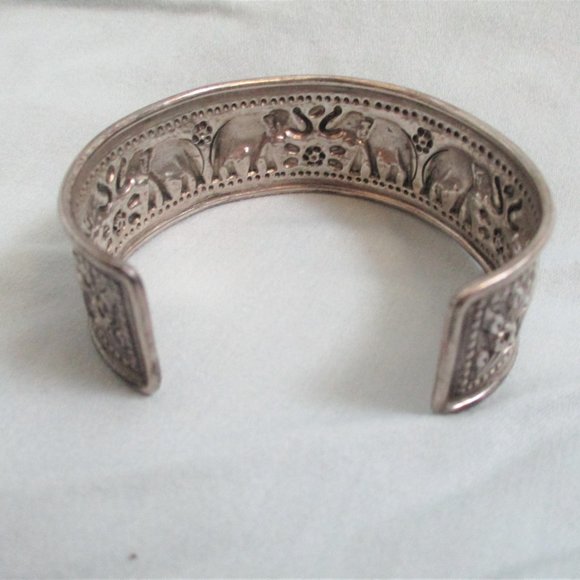 925 Sterling Silver Signed ELEPHANT TRUNK UP BRACELET CUFF Bangle Jewelry - Picture 3 of 4